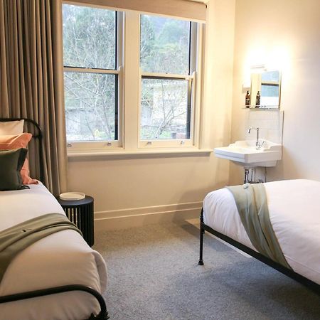 Alpine Hotel, Eat Drink Sleep ウォーバートン エクステリア 写真