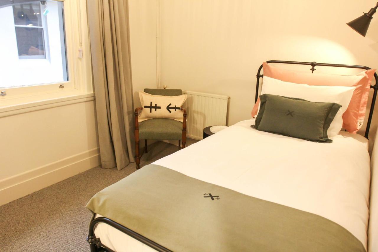 Alpine Hotel, Eat Drink Sleep ウォーバートン エクステリア 写真