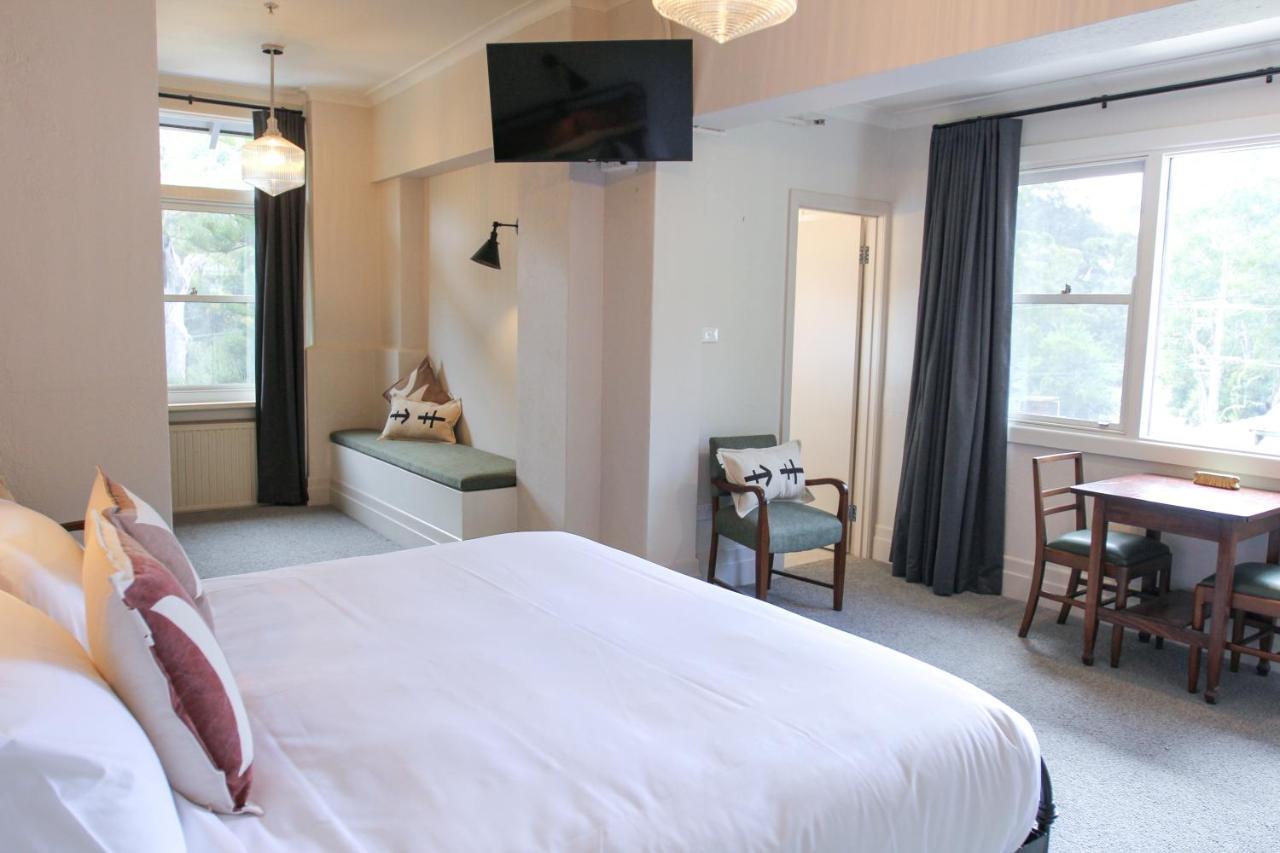 Alpine Hotel, Eat Drink Sleep ウォーバートン エクステリア 写真