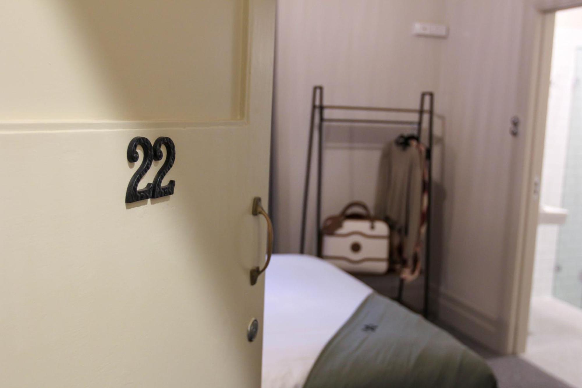Alpine Hotel, Eat Drink Sleep ウォーバートン エクステリア 写真