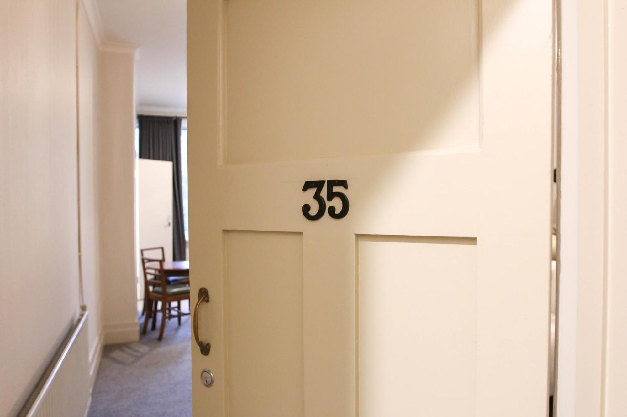 Alpine Hotel, Eat Drink Sleep ウォーバートン エクステリア 写真
